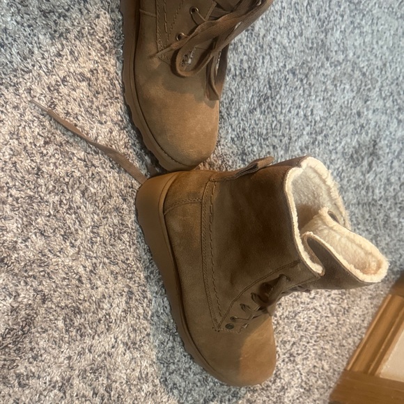 BearPaw Tan Ankle Boots with Rugged Sole - Picture 5 of 5